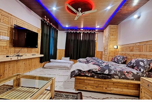 Mountain manor home stay