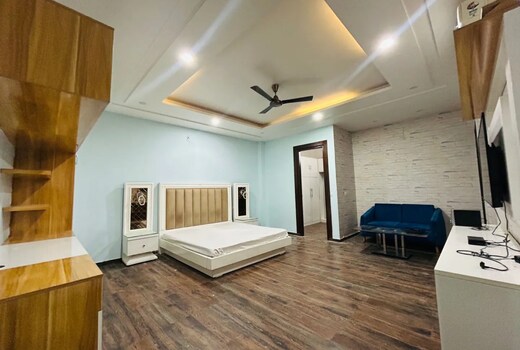 Golden hotel