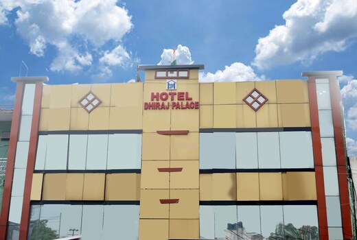 Hotel Dhiraj Palace