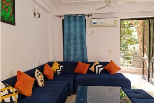 EAST OF KAILASH,3BR,PARKING,40Mbps,WASHER,KITCHEN