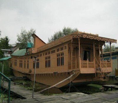 Mountain Trail Group Of House Boats