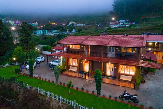 SILENT VALLEY FARMSTEAD OOTY by VOYE HOMES