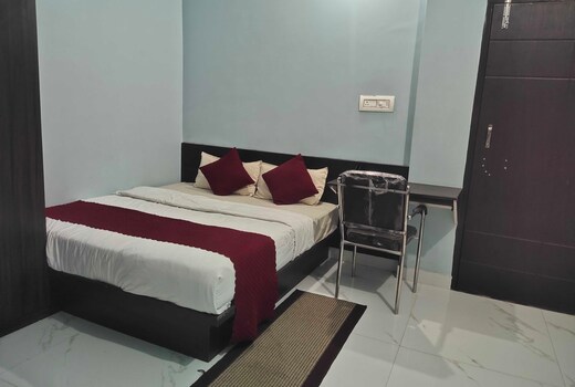 Hotel O Home Aditya Inn Suits Homestay