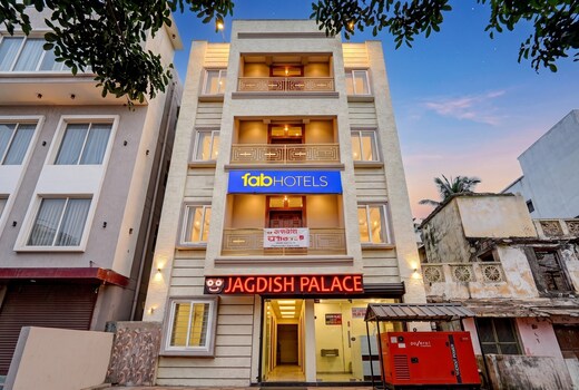 FabHotel Jagadish Palace