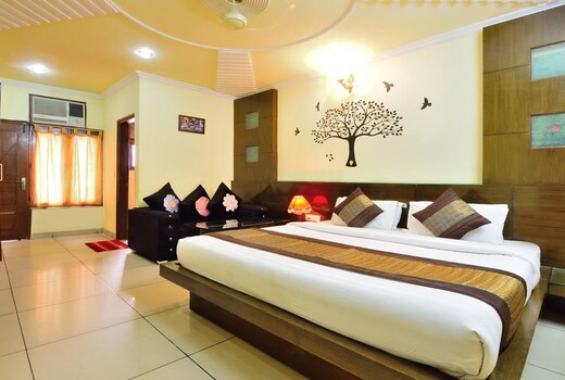 Hotel Centra Inn