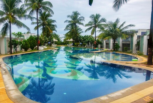 Grande Bay Resort and Spa