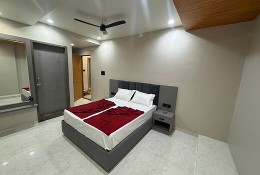 OM HOTEL