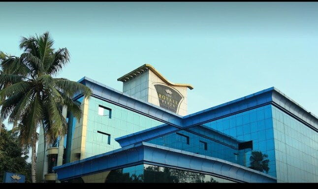Royale Plaza Hotel