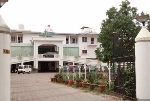 Hotel Peringottukara Palace