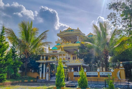 White Gold Palace Home Stay