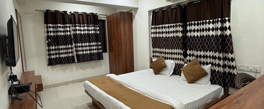 Sumukh Hotel