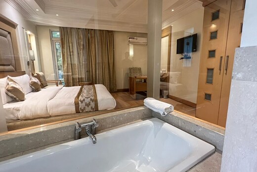 The Anovia Stays - All Bathtub Rooms