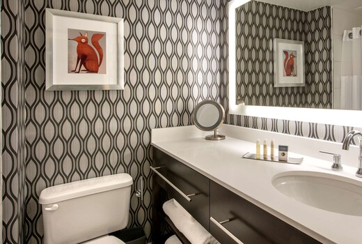 DoubleTree by Hilton Chicago Wood Dale - Elk Grove