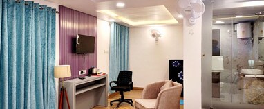 Solitude, The Boutique Hotel (Ultra Luxurious & Prime Location)