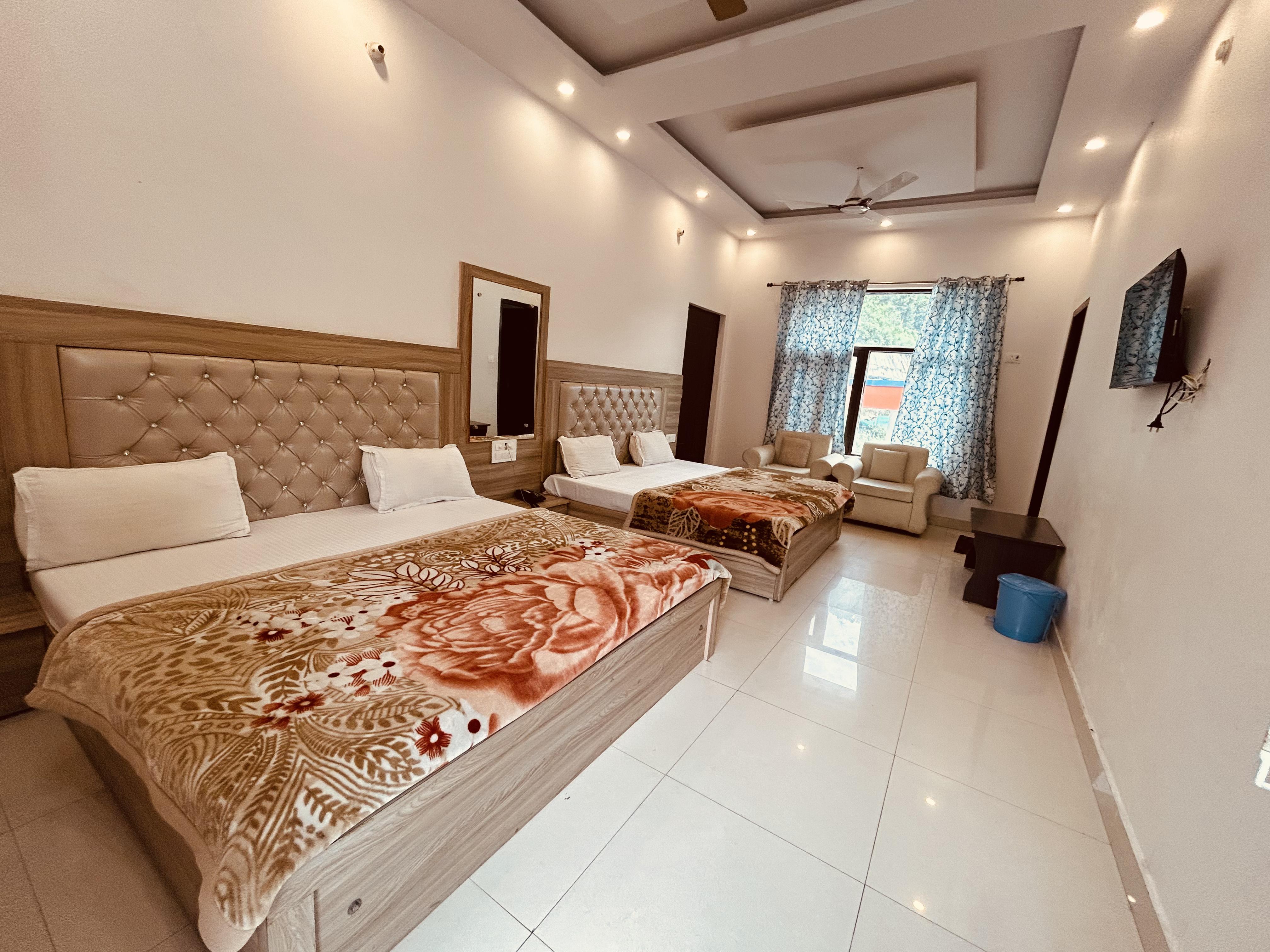 Alaknanda Motel & Restaurant