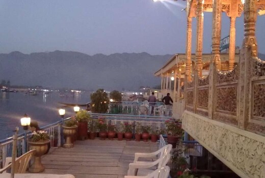 New Bombay Heritage Group Of HouseBoats