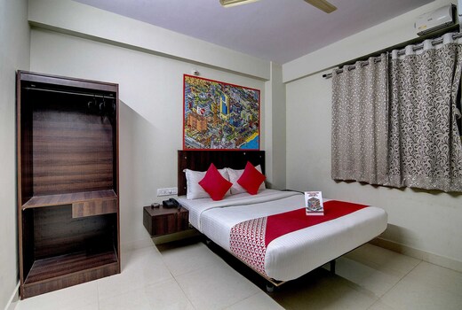 Hotel O Varcity Plaza
