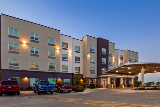 Best Western Plus Roland Inn & Suites