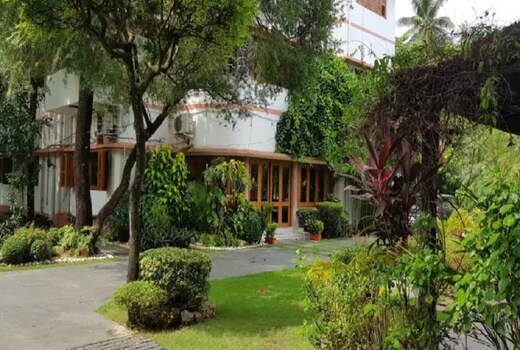 Luxurious Heritage home with garden