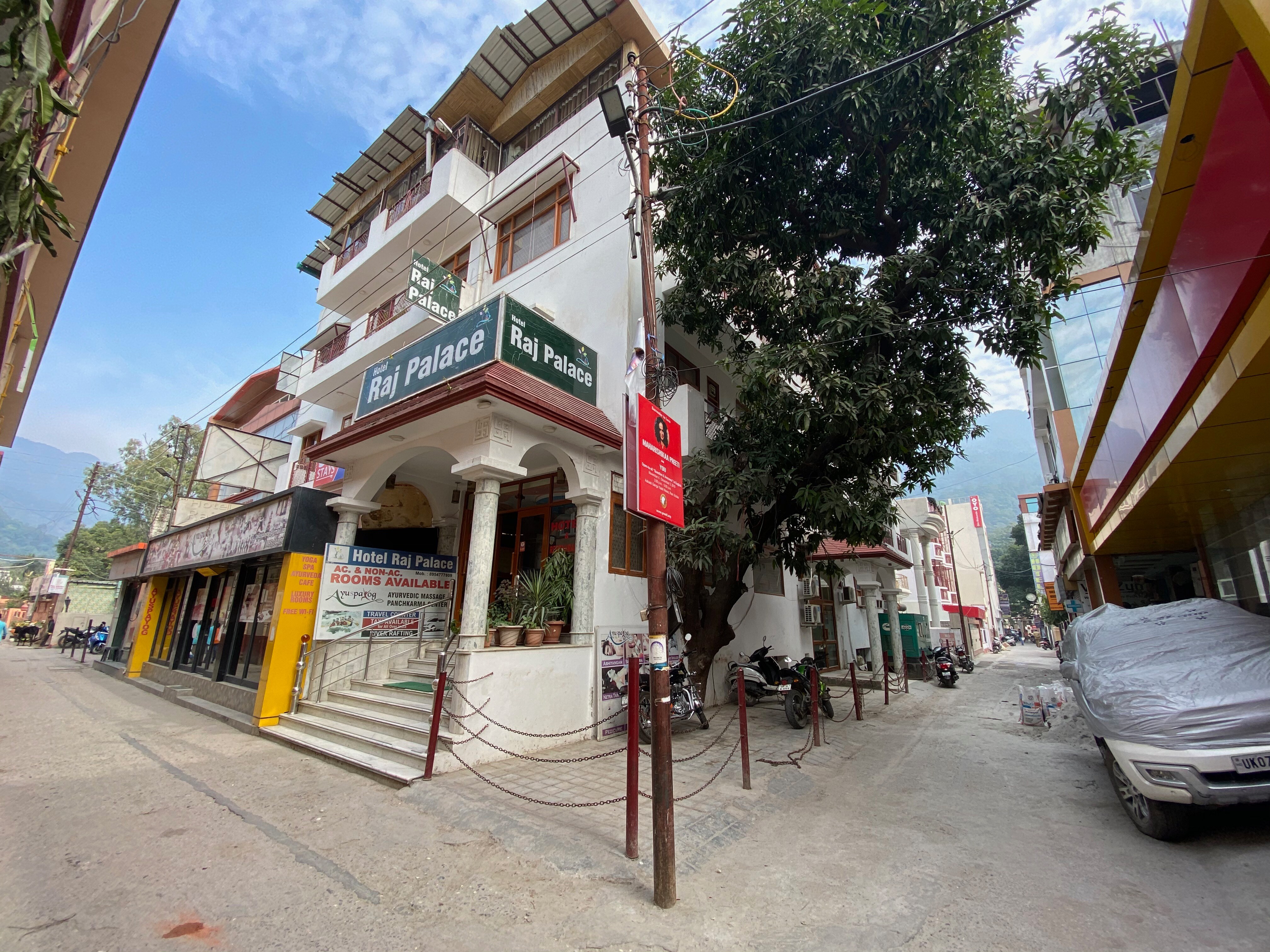 Hotel Raj Palace