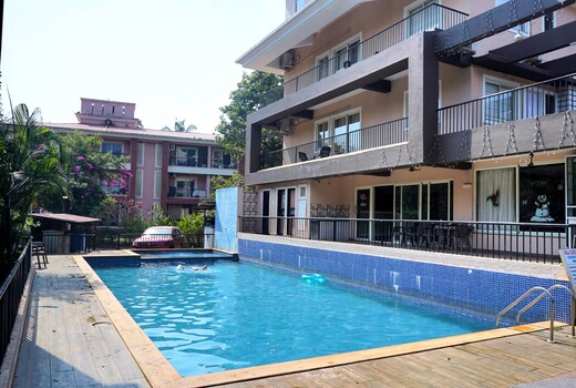 Cozy 2BHK with pool Near Vagator Beach