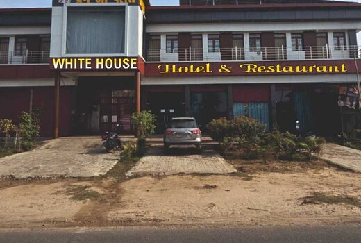 Hotel O WHITE HOUSE HOTEL..