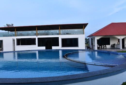 SEVEN STAR RESORTS