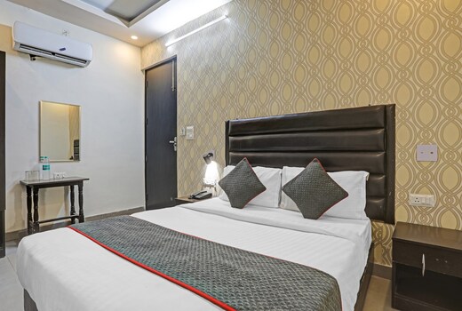 TOWNHOUSE THE HOTEL DIAMOND VASUNDHARA