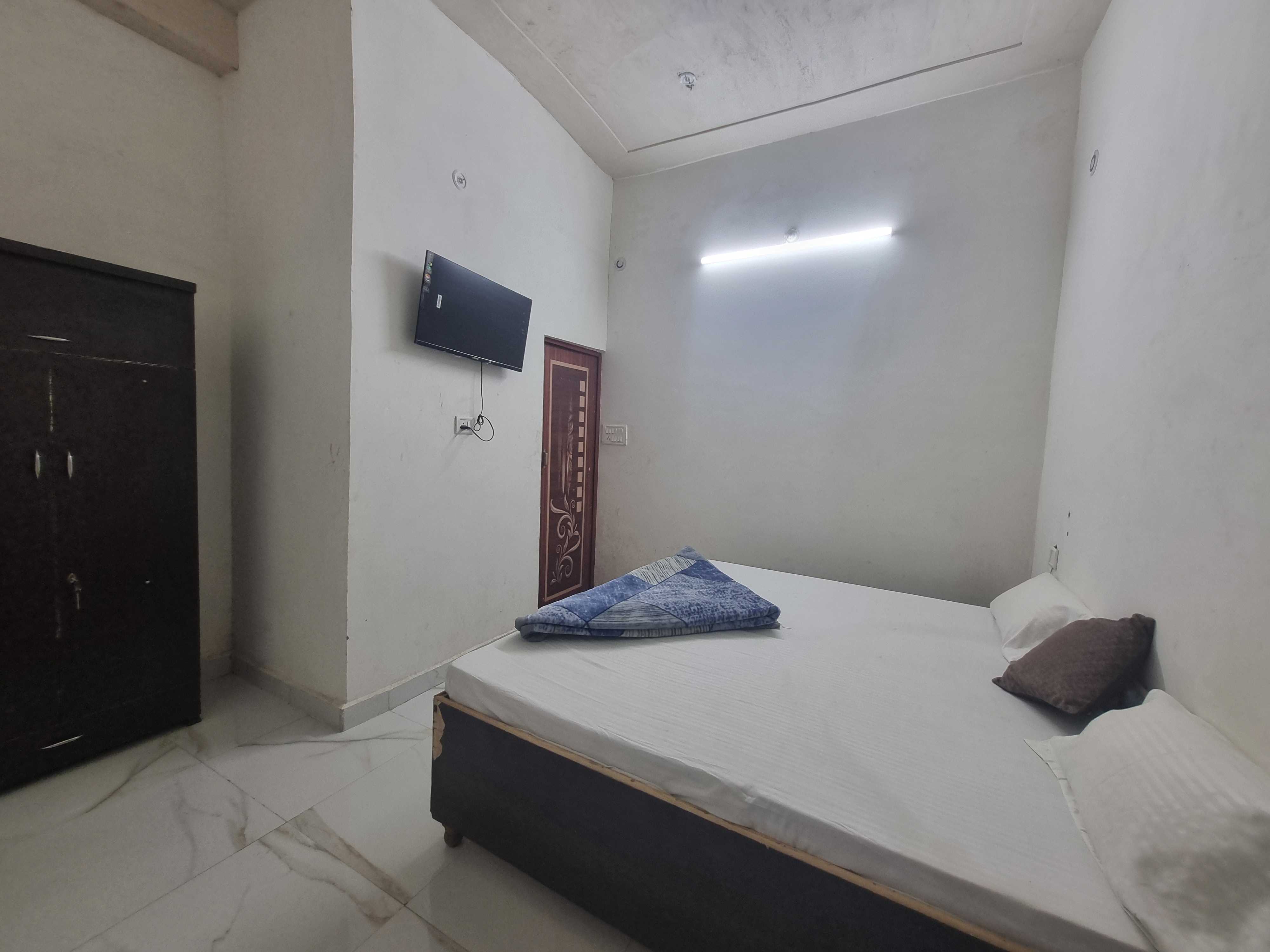 SPOT ON Relax Inn Residency