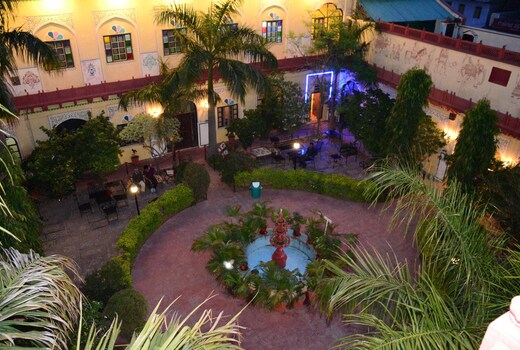 Hotel Burja Haveli - A Heritage Hotel