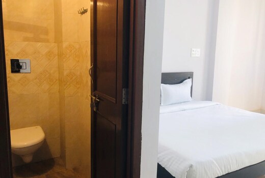 Mogli's Cafe & Hotel