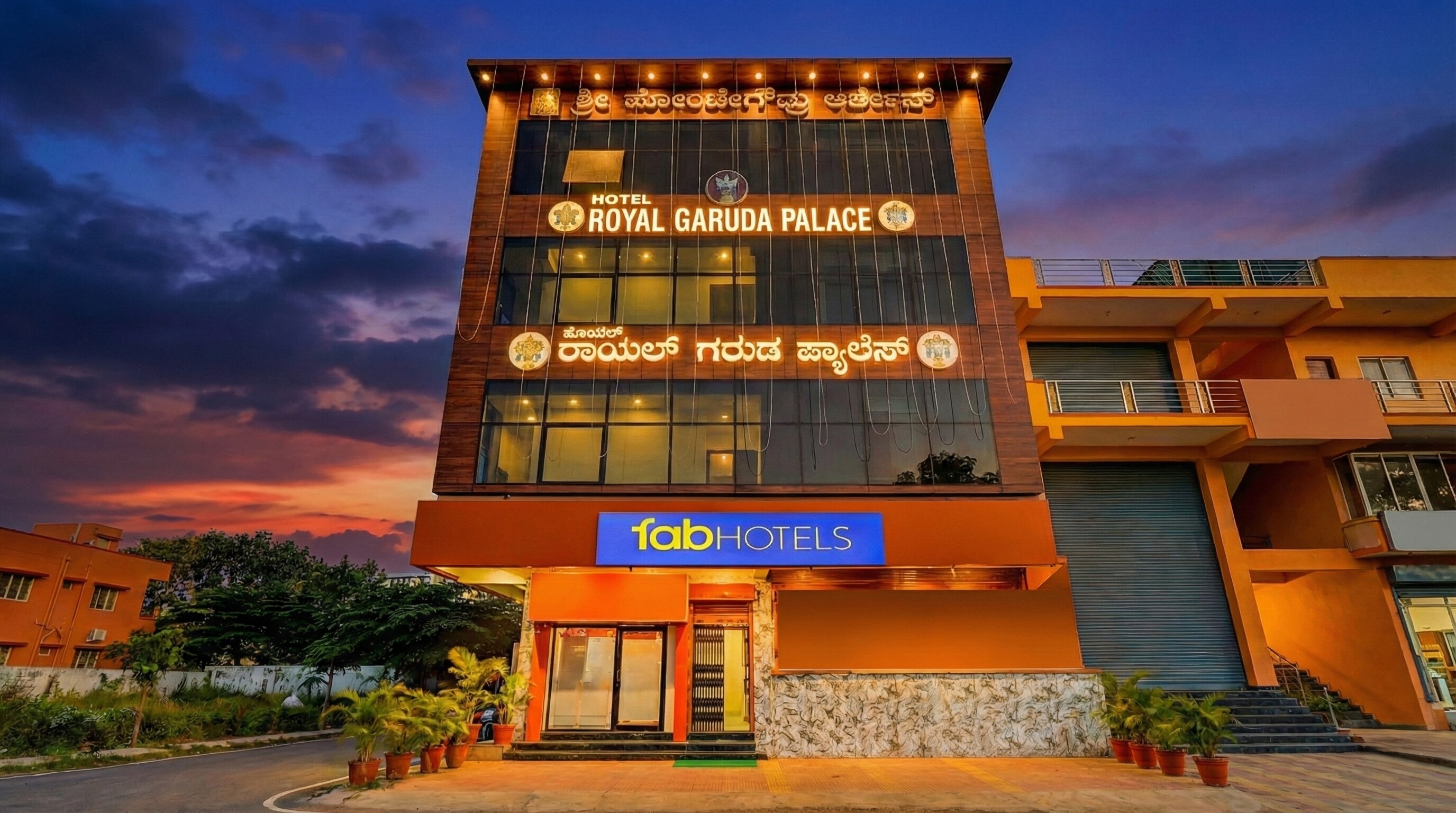 FabHotel Royal Garuda Palace