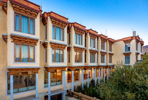 Hotel Zion Near Airport