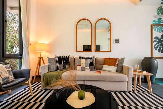 tisyastays | The Meredian Villa D