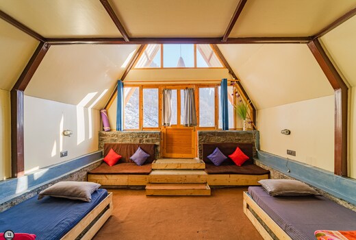 StonedAge Tosh | Mountain-view Cottages