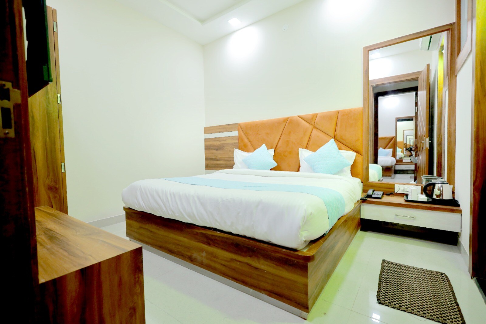LUXE PRADISE HOTEL