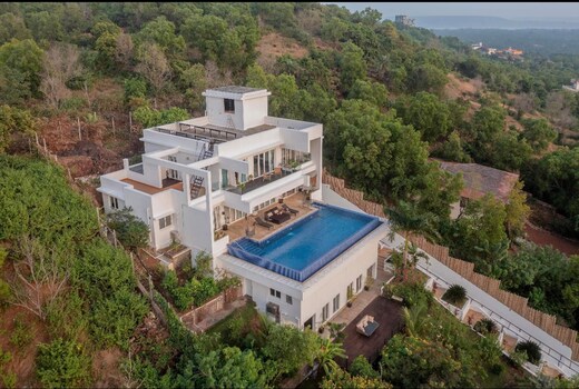 Six By The Sea 6bed Sea view villa 2 mins to beach