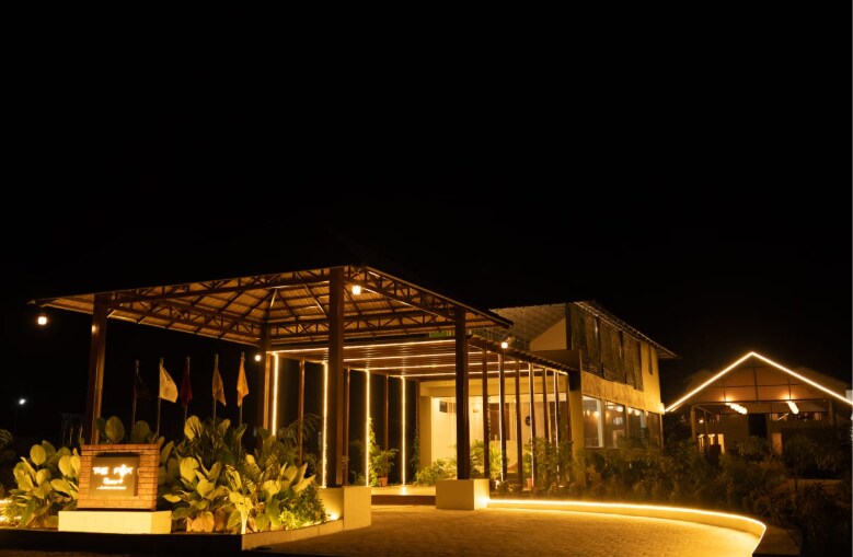 THE FOX RESORT