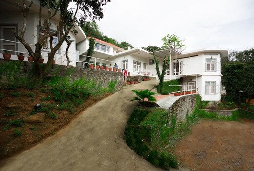 CopperHill Luxury Homestay I Rooms & Restaurant