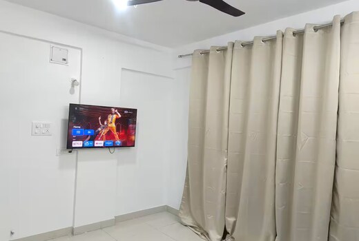 Self Service 1BHK Apartment 101 High Speed Net