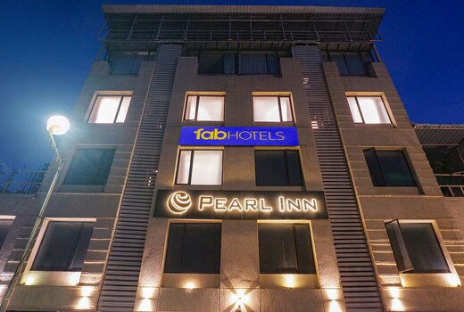 FabHotel Executive Pearl Inn - Nr. Twin tower