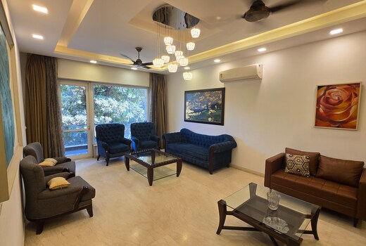 Goldroom Suites