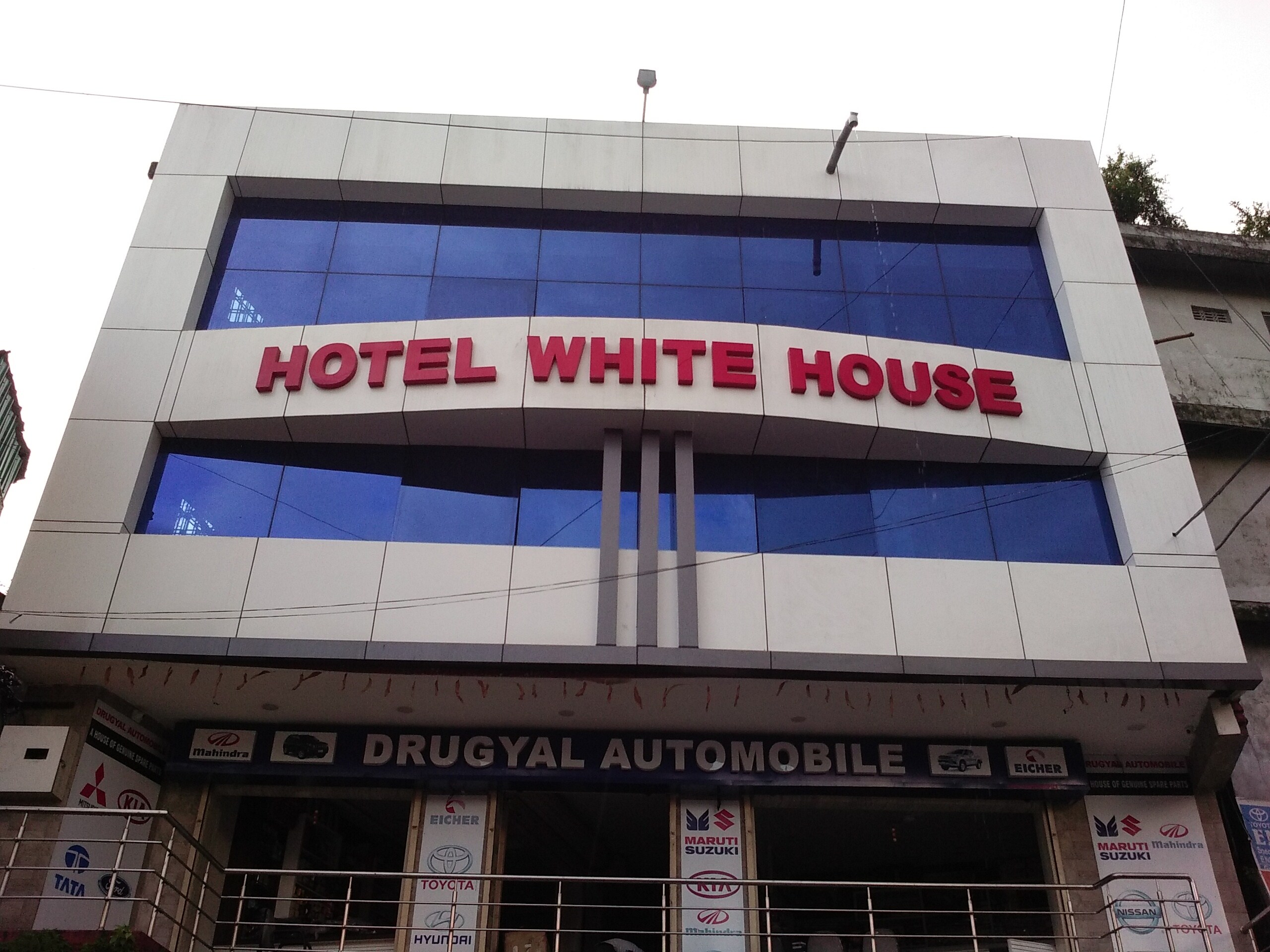 Hotel White House