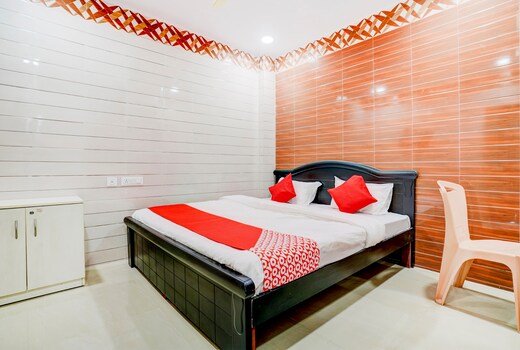 Hotel O Aroma Classic Near Nampally Main Railway station