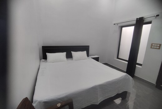 Shri Saryu Darshan Inn