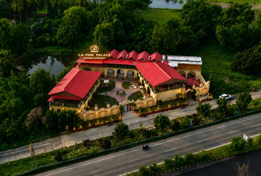 La Pahi Palace - Premium Banquet & Resort