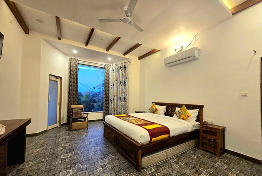 Royal Portico Villa & Resort