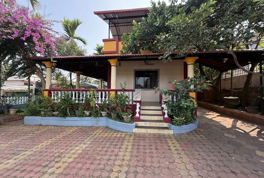 Summer House Pvt 1 RK with balcony 1st floor
