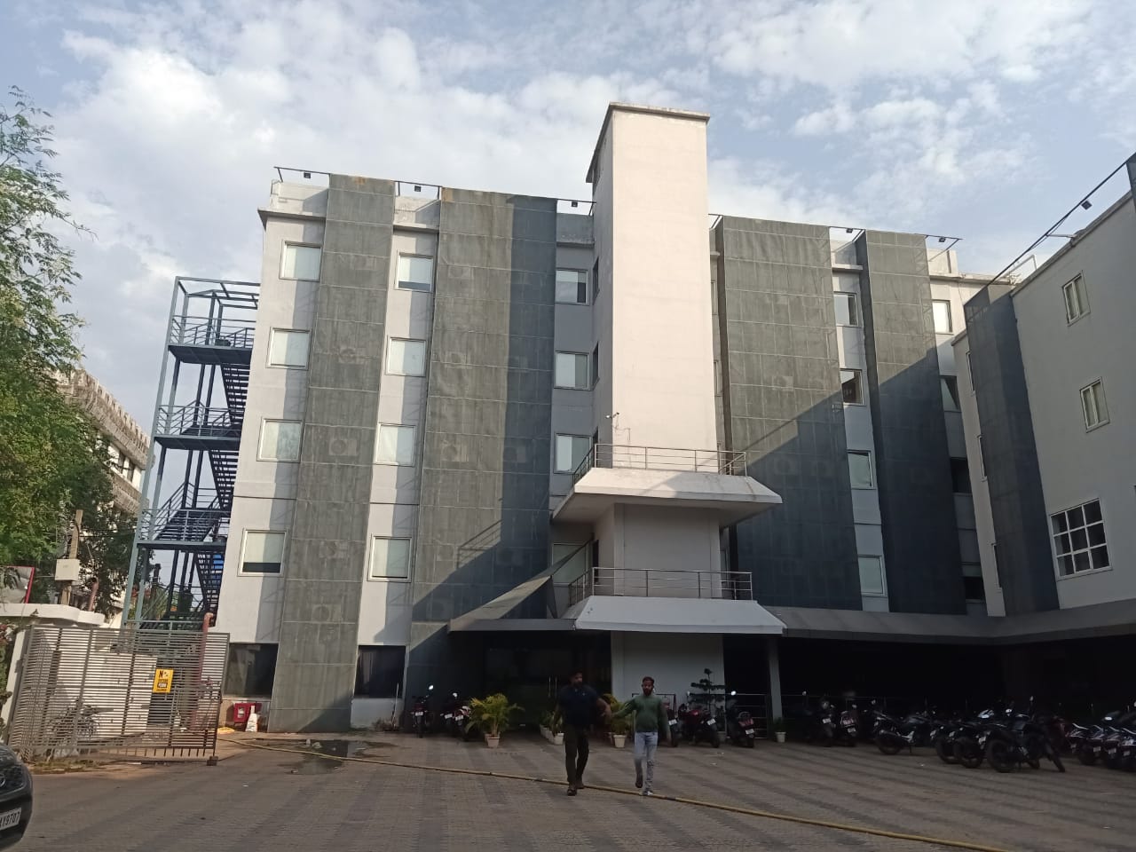 Sayhallo Kamala Inn