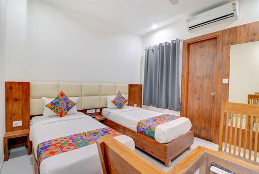Hotel AVS Grand - In-Front of Gomti Nagar Railway Staion